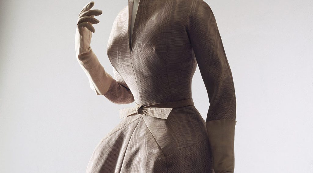 Modelaje del vestido «La Cigale», de Christian Dior.