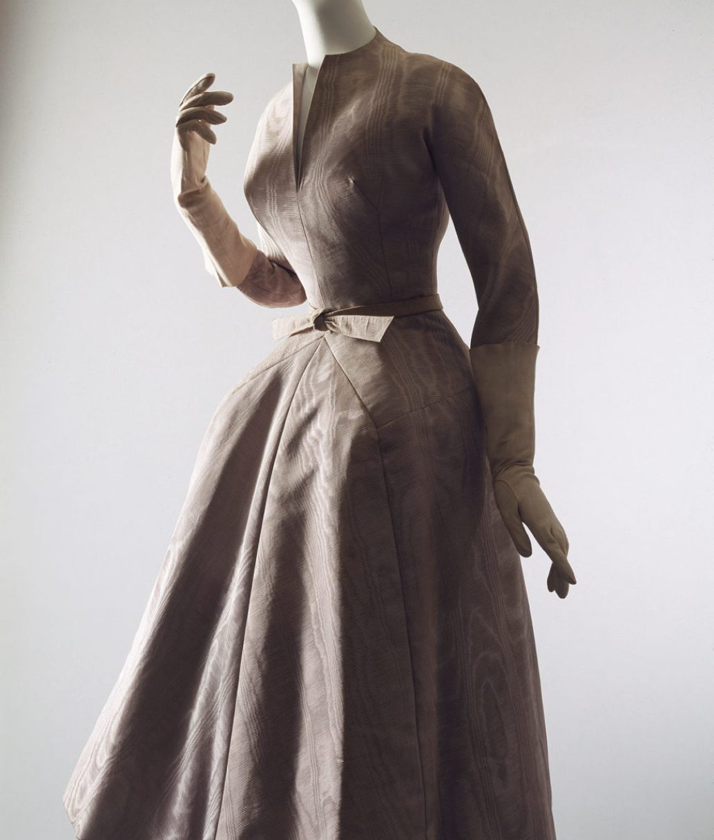 Javier Martín Galán. Modelaje del vestido «La Cigale», de Christian Dior.